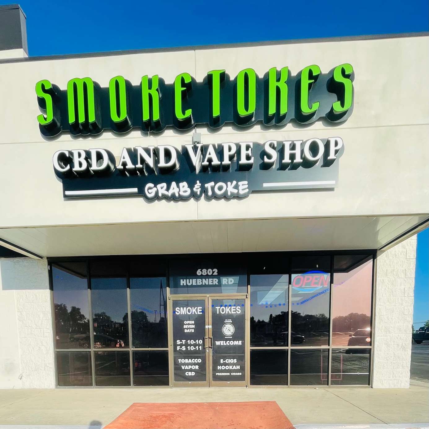 Smoke Tokes CBD & Vape Shop #7 Huebner, entrance