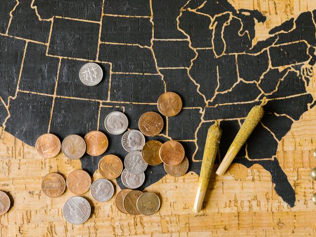 map of the usa with joints and coins